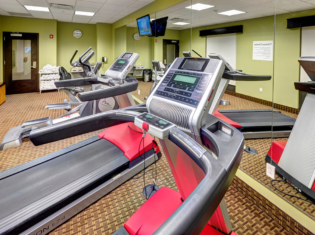 Holiday Inn Express & Suites Kansas City Ku Medical Center by IHG主图