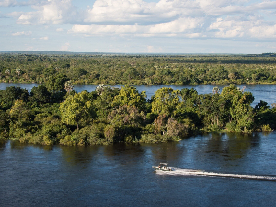 Maibwe Travel and Tours-维多利亚瀑布必去景点
