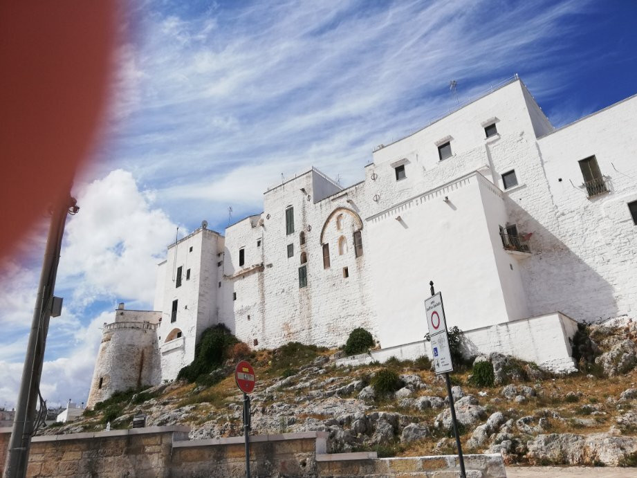 La cinta muraria della città vecchia di Ostuni-奥斯图尼必去景点