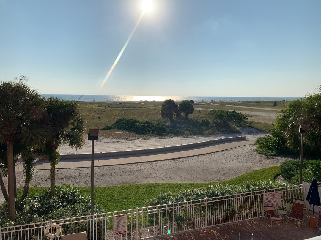 冲浪海滩度假酒店主图