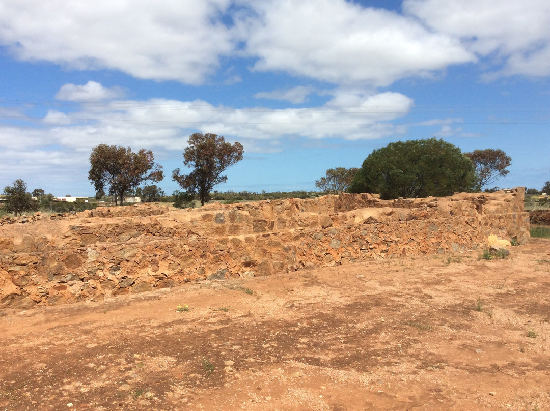 Gwalla Church Ruins & Cemetery-Northampton必去景点