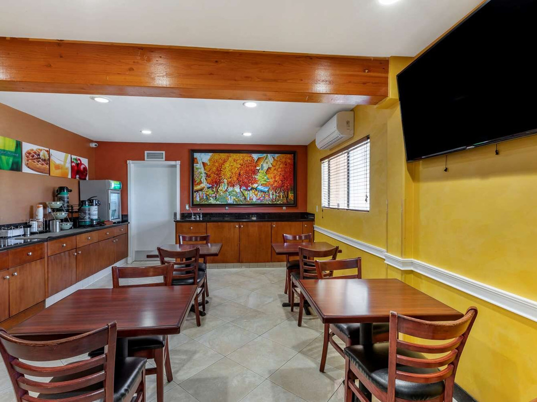 Quality Inn & Suites Westminster Seal Beach主图