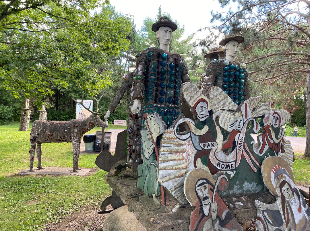 Fred Smith's Wisconsin Concrete Park-Phillips必去景点