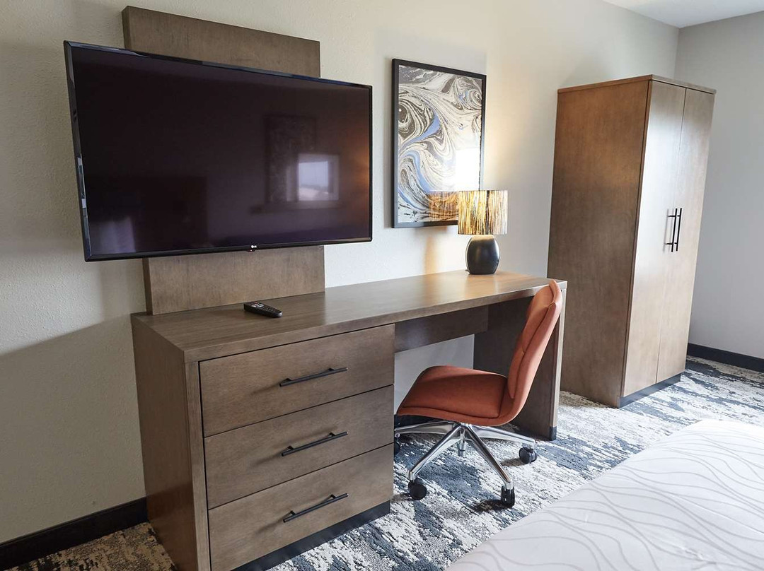 Best Western Plus Bourbonnais Hotel & Suites主图