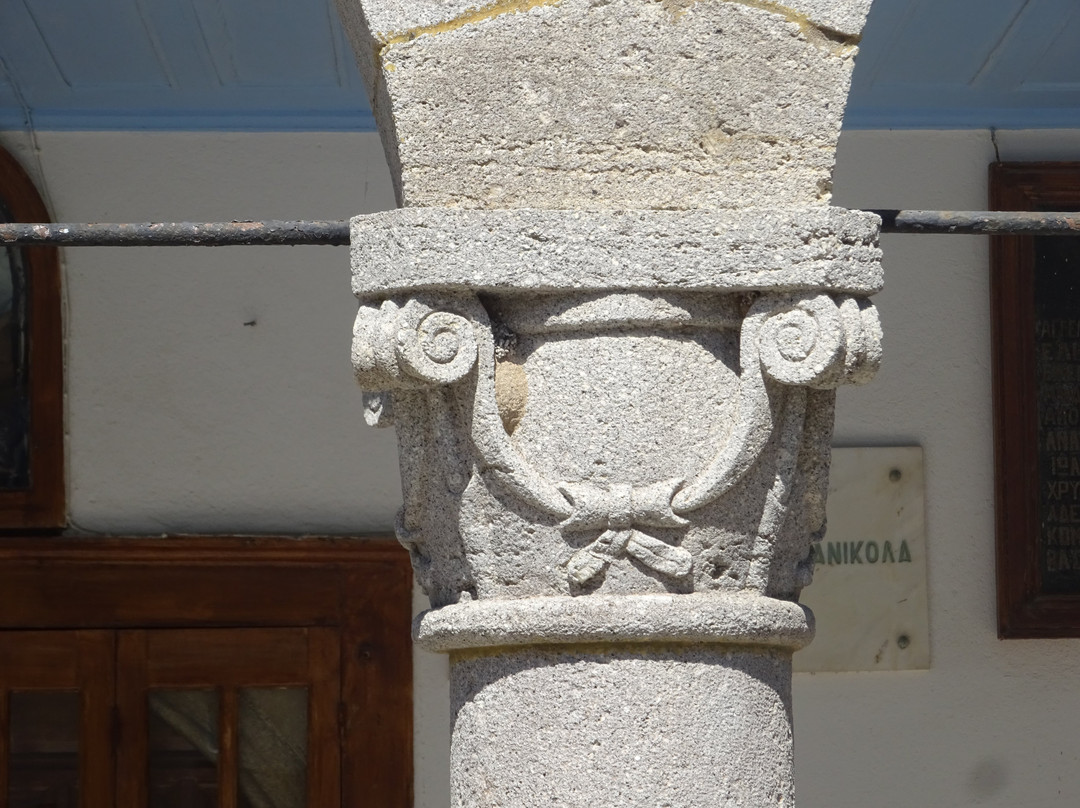 Ierós Naós Agíou Dimitríou-Kontias必去景点