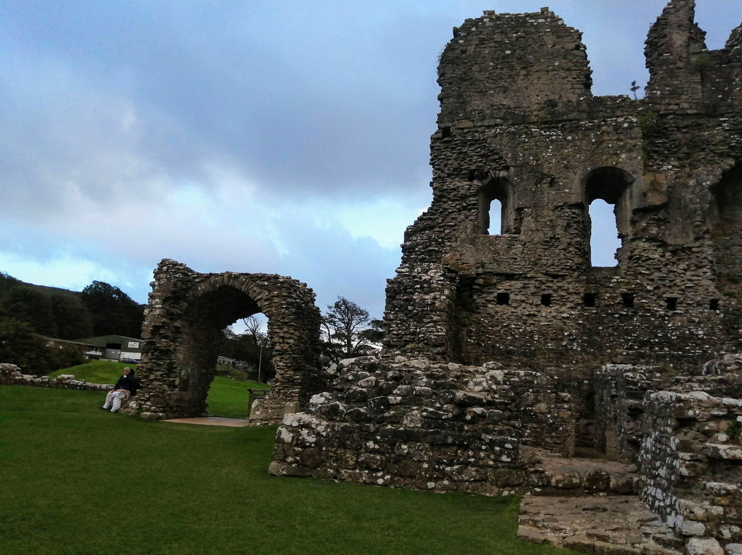 Ogmore Castle景点图片