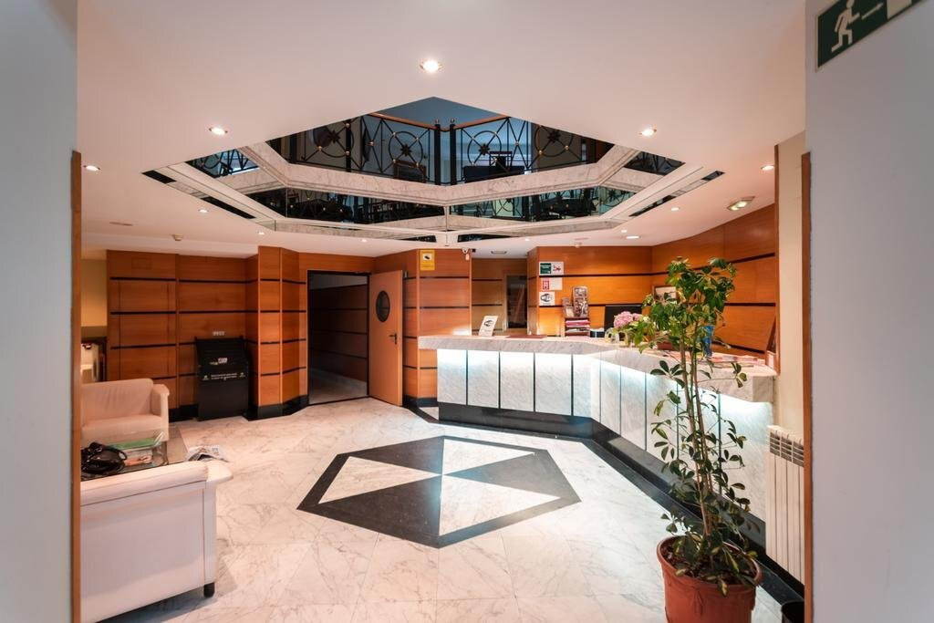 Hotel Astures主图