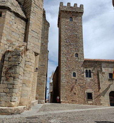 PasearteCaceres Guias Turísticos-卡塞雷斯必去景点