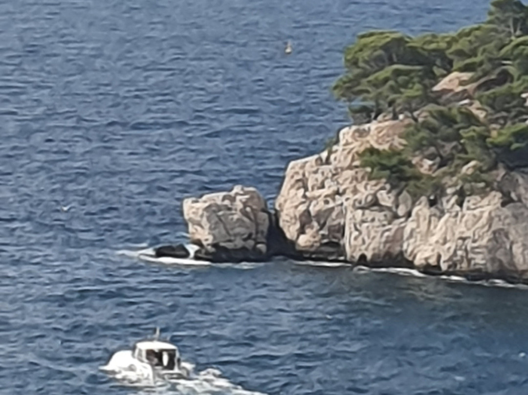 Trolib-卡西斯必去景点