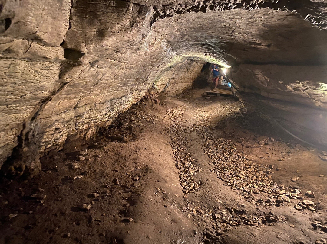 Akhshtyrskaya Cave-Kazachiy Brod必去景点