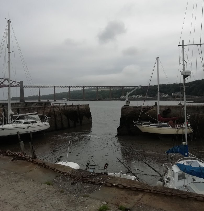 South Queensferry Harbour景点图片