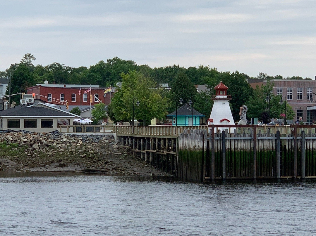 Calais Waterfront Walkway-Calais必去景点