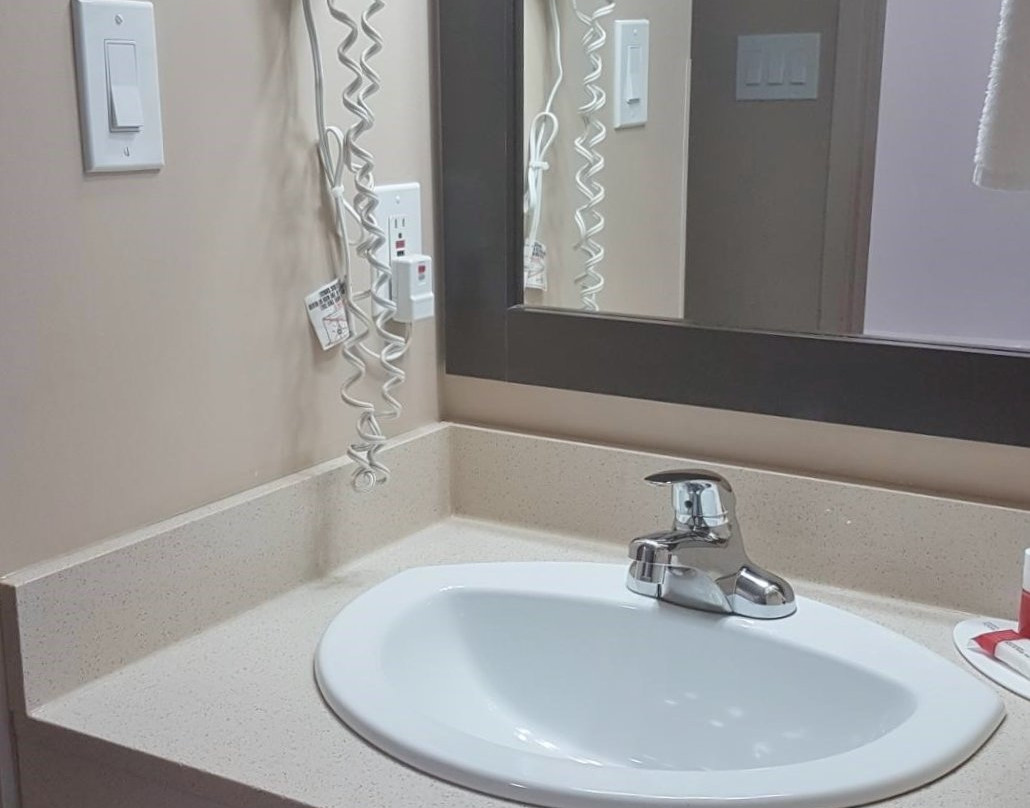 萨斯卡通速8酒店主图