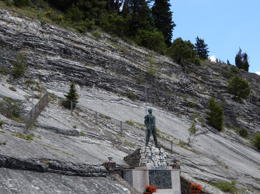 Monumento al Partigiano-Arcevia必去景点