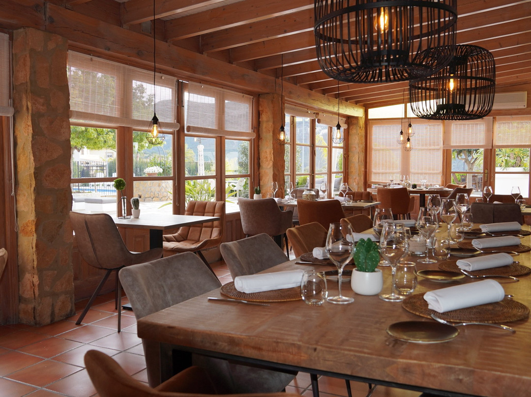 拉莫雷纳酒店主图