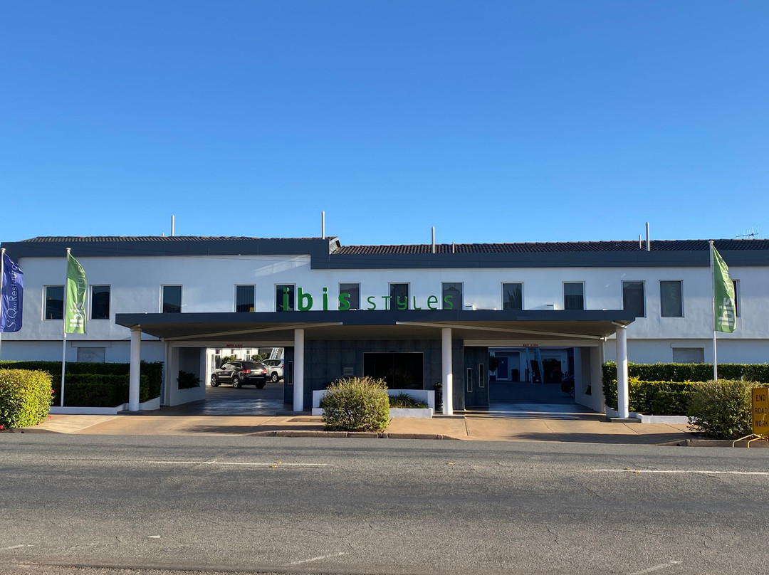 宜必思尚品布罗肯希尔酒店主图