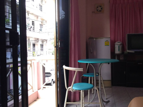 糖果屋酒店主图