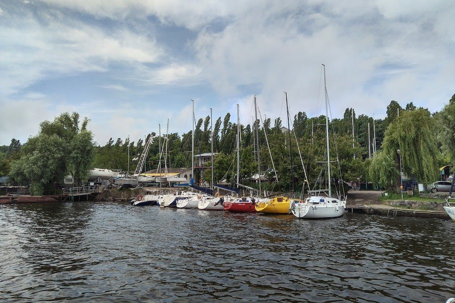 Yacht Club Cherkasy Parus景点图片