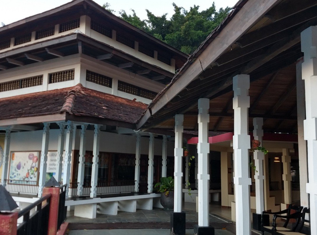 阿玛亚山酒店主图