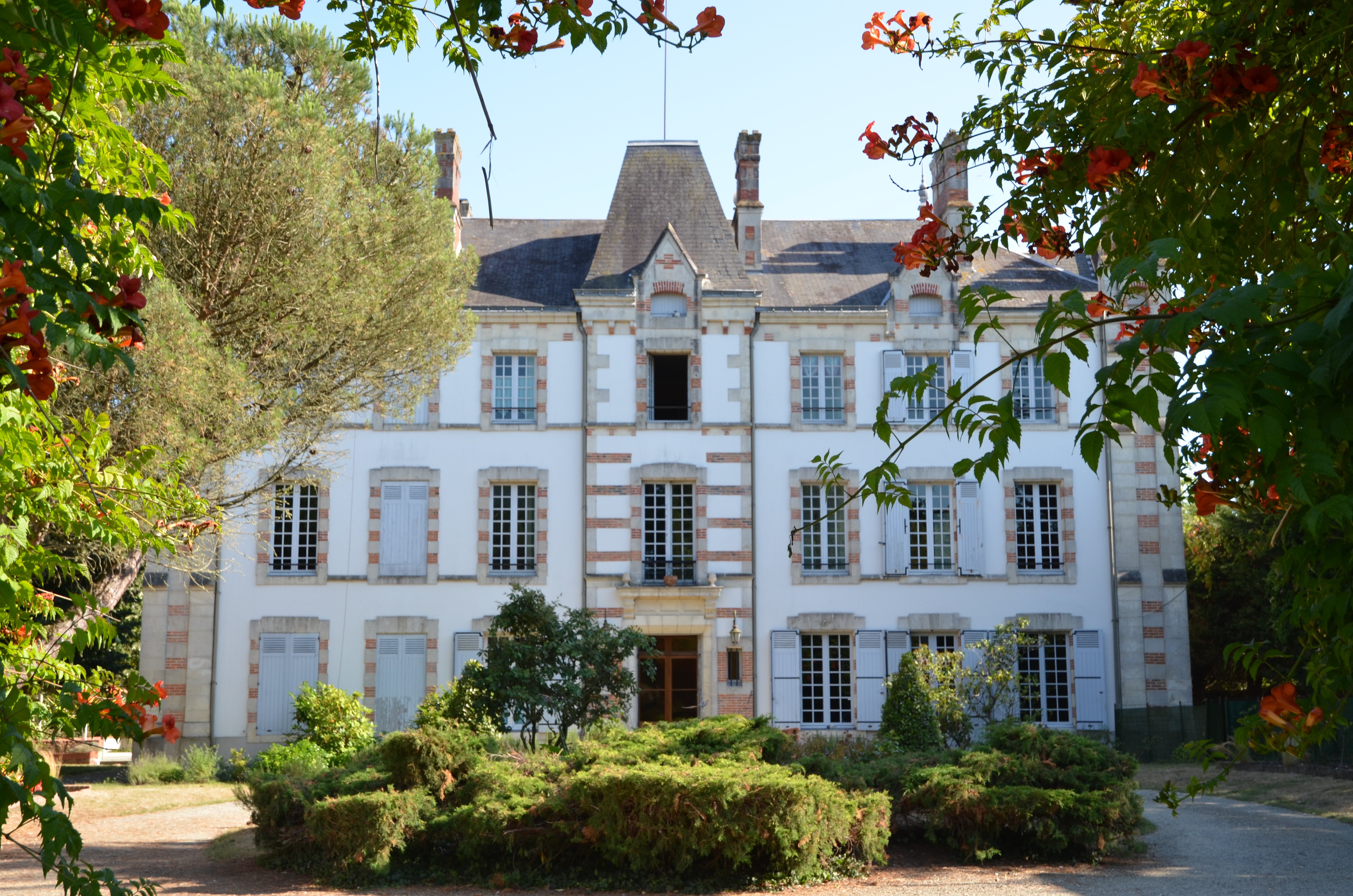 B&B Chateau des Bretonnieres sur Vie-官方