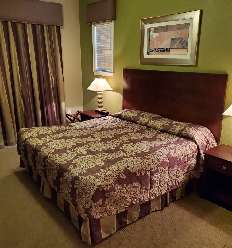 The Gardens by EVRentals主图