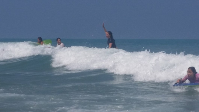 Tide Escuela de Surf-帕洛米诺必去景点