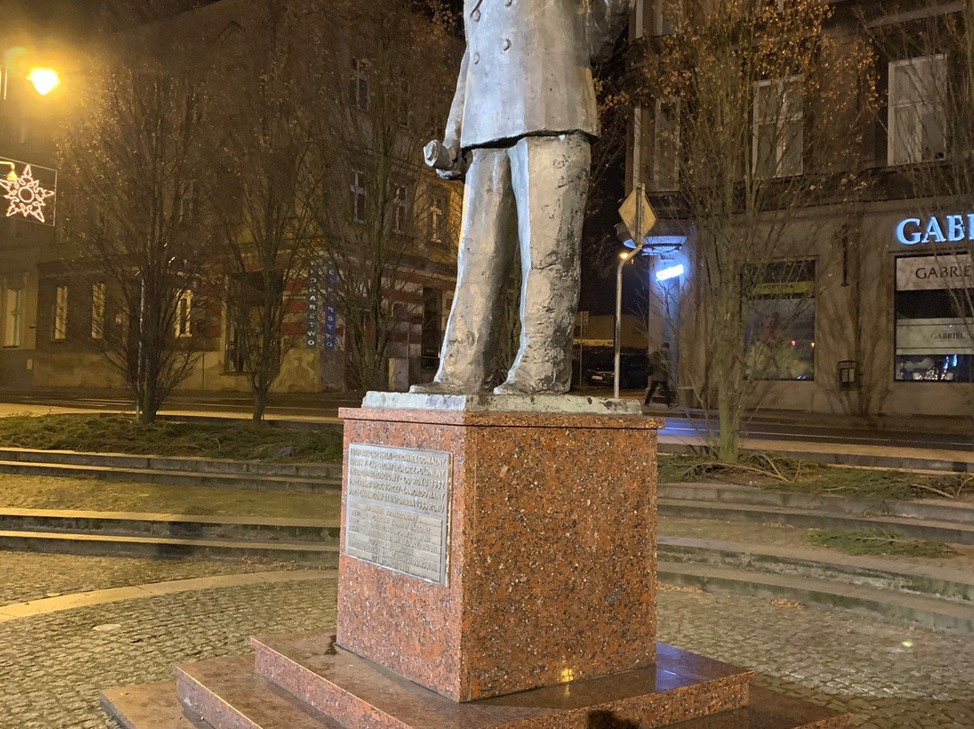 Leon Barciszewski Statue景点图片