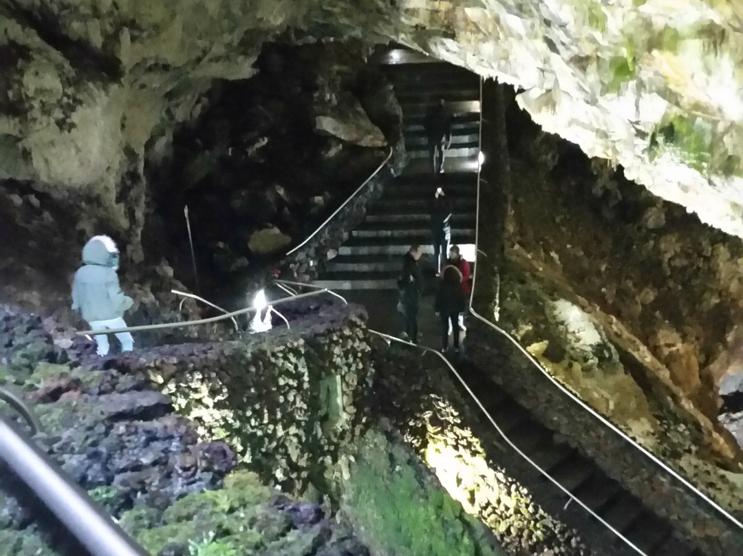 Algar do Carvao-Porto Judeu必去景点
