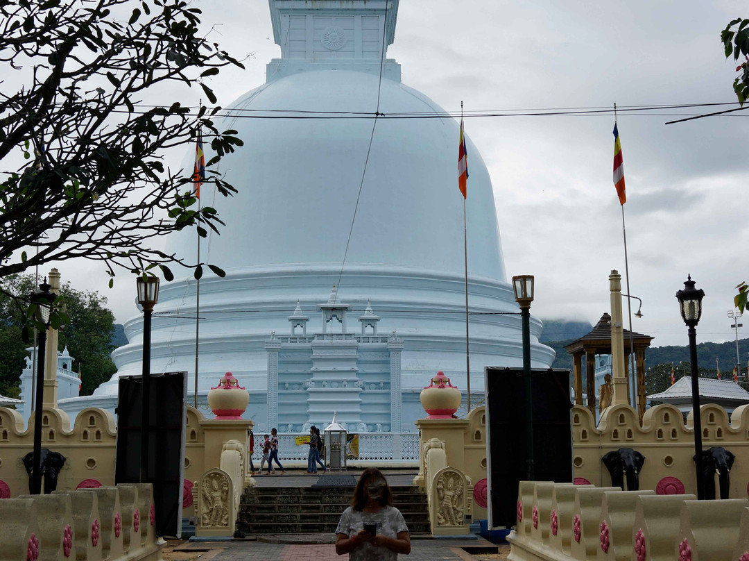 Mahiyangana Raja Maha Viharaya-Mahiyanganaya必去景点