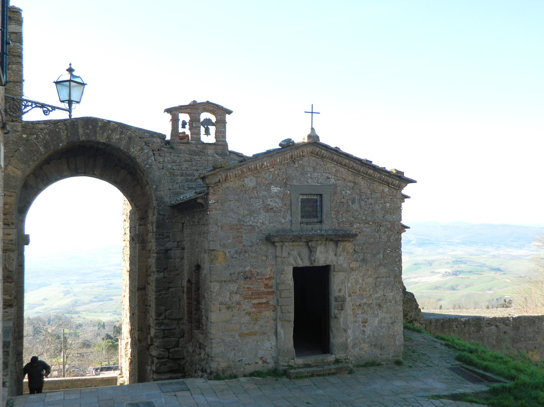 Fonte e porta san Felice-沃尔泰拉必去景点