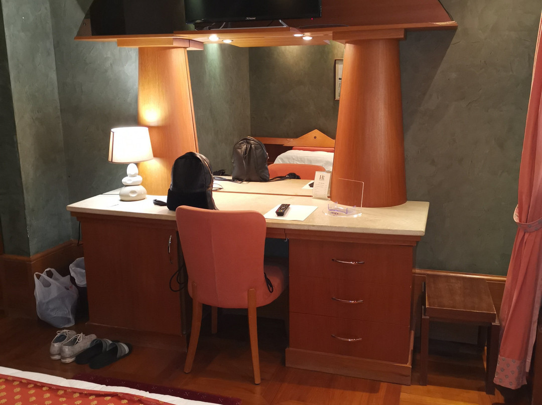 HR Hotel主图