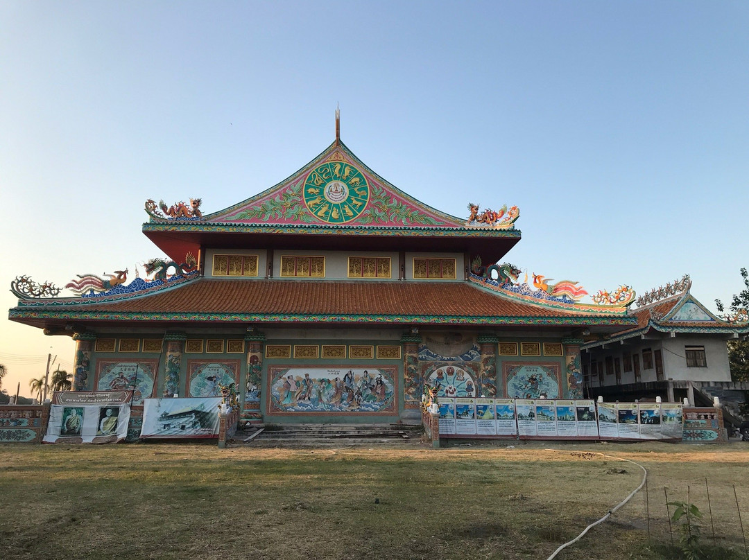 Wat Thawornwararam景点图片