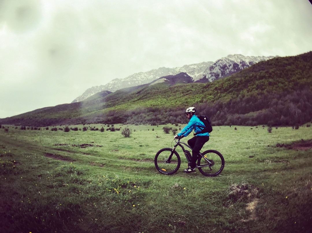 Cratere del Sirente-Secinaro必去景点