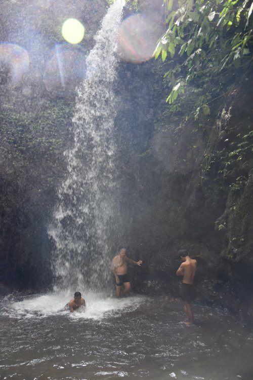 Tangkup Waterfall景点图片