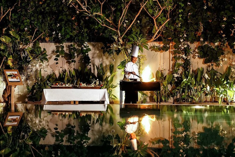 Buddhas Lounge and Bar