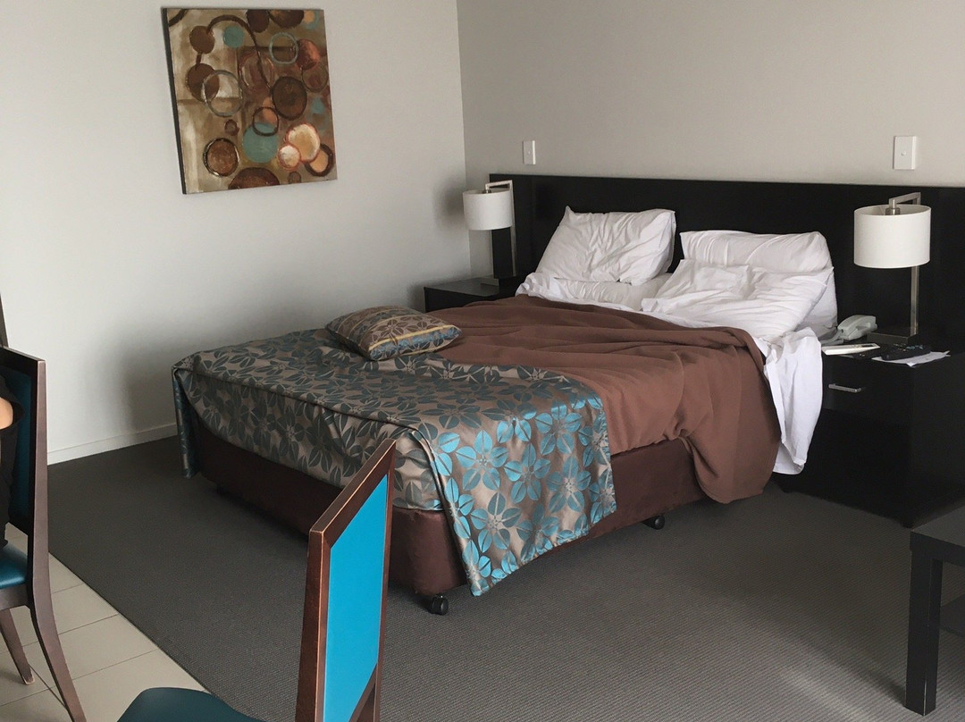 The Royal Motel Miles主图