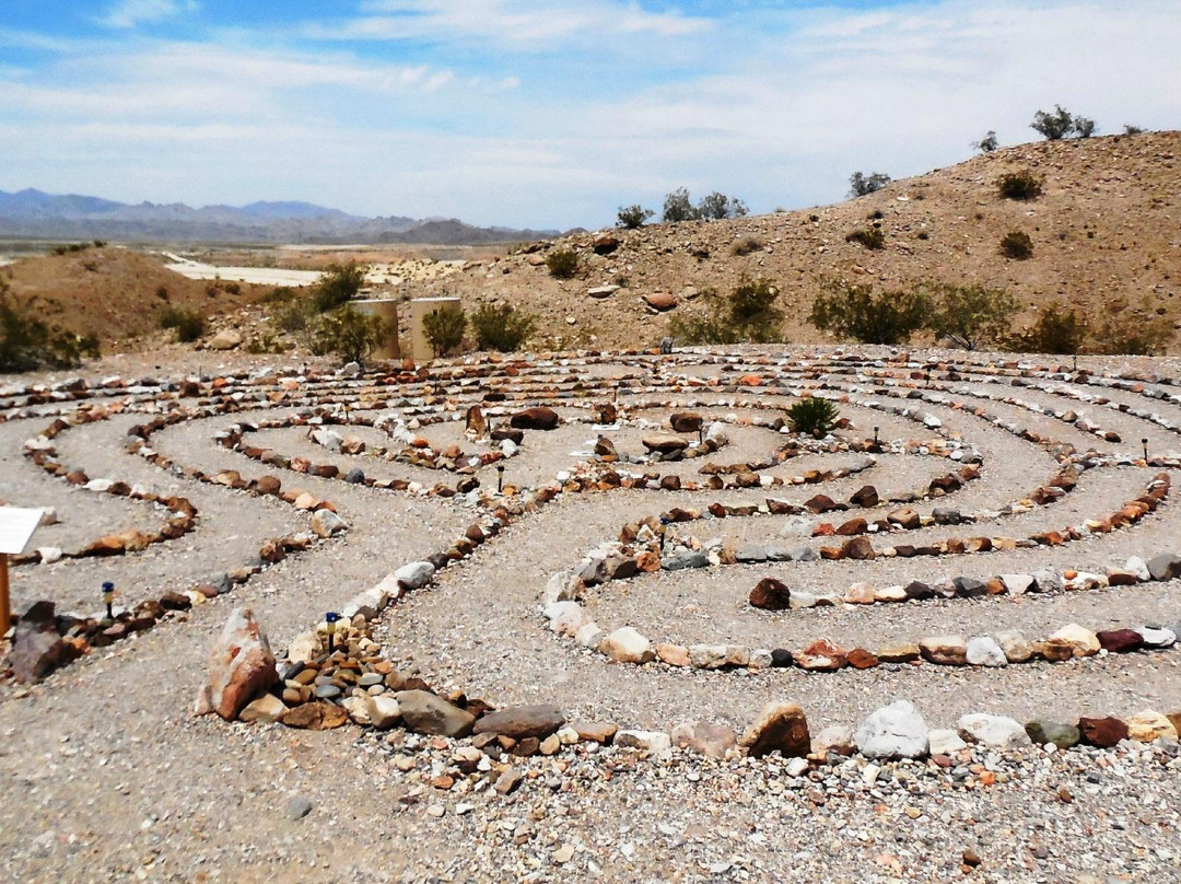 Laughlin Labyrinths