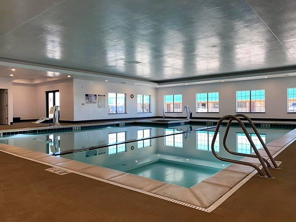 Cb&m Downtown Suites主图