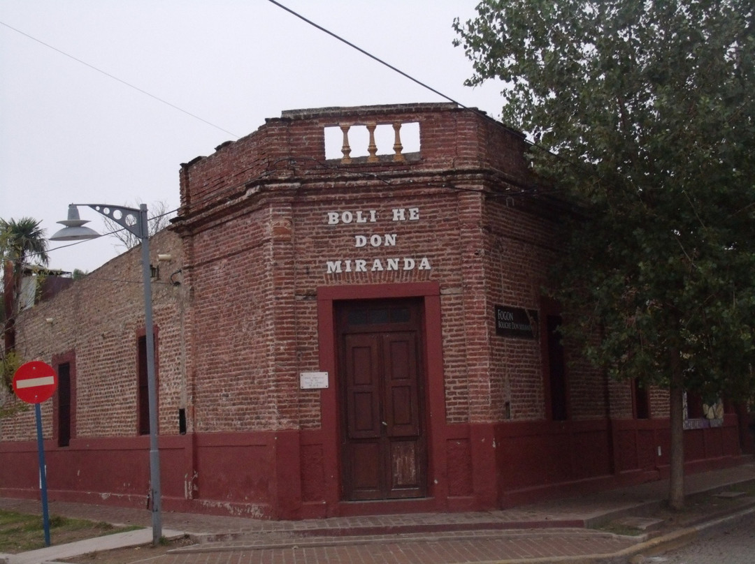 Villa Mercedes旅游景点-Calle Angosta