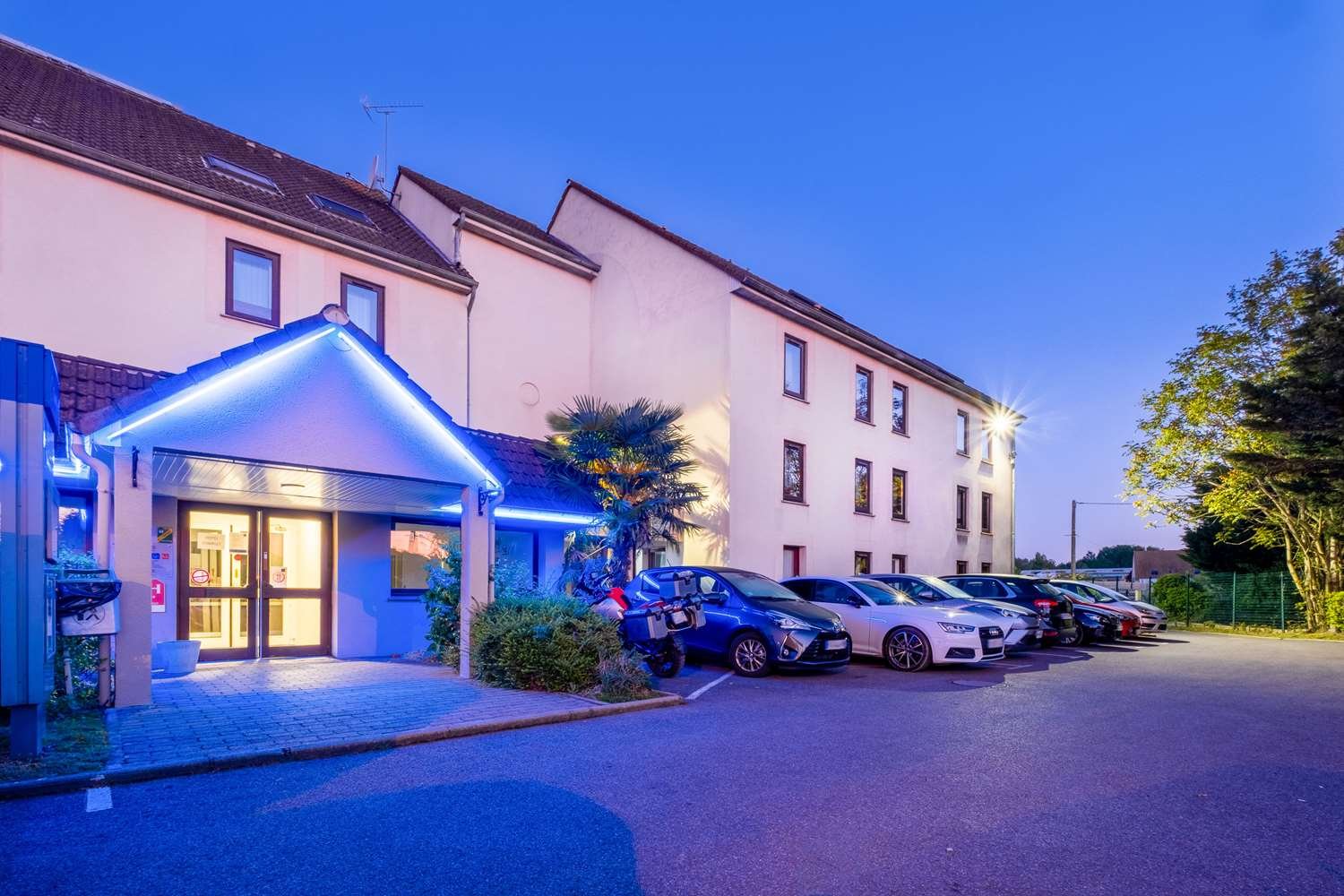 Comfort Hotel Linas Montlhery-官方
