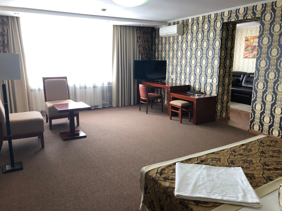 Sky Hotel主图