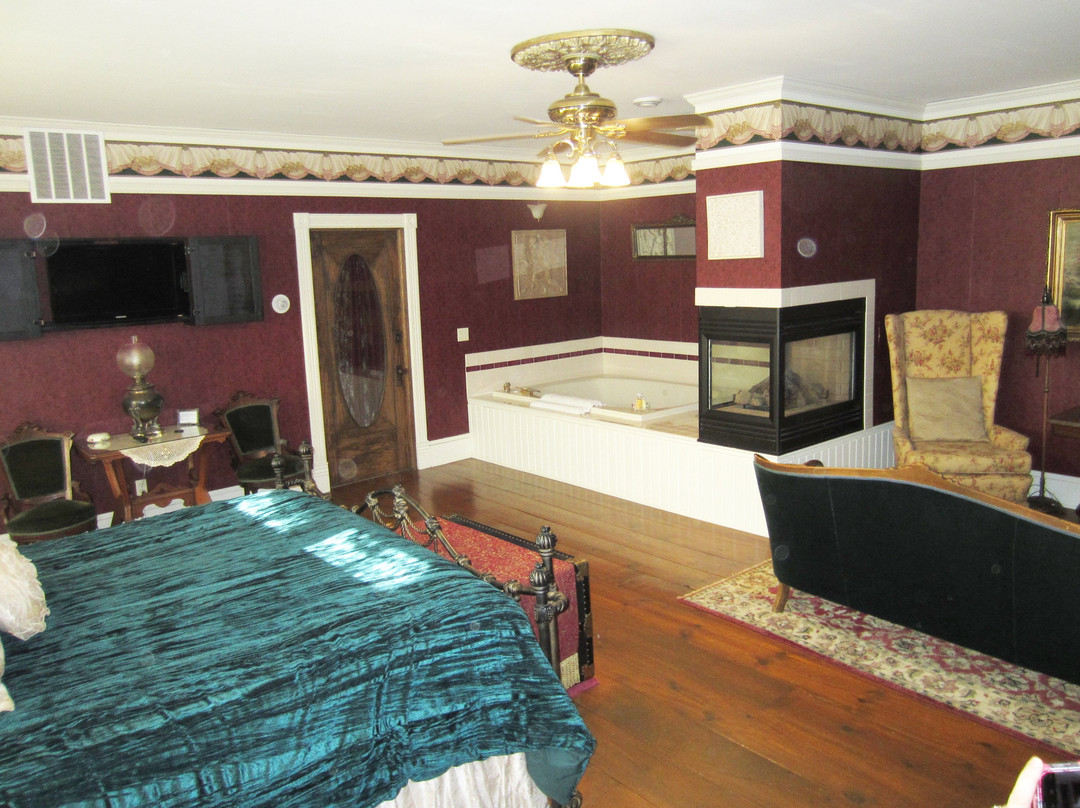 Aurora Staples Inn主图