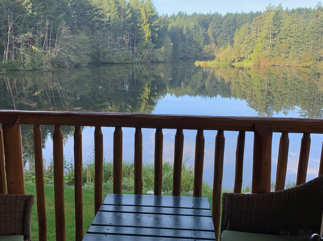 雷克戴尔三湖度假酒店主图