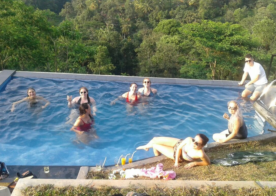 Whispering Winds主图