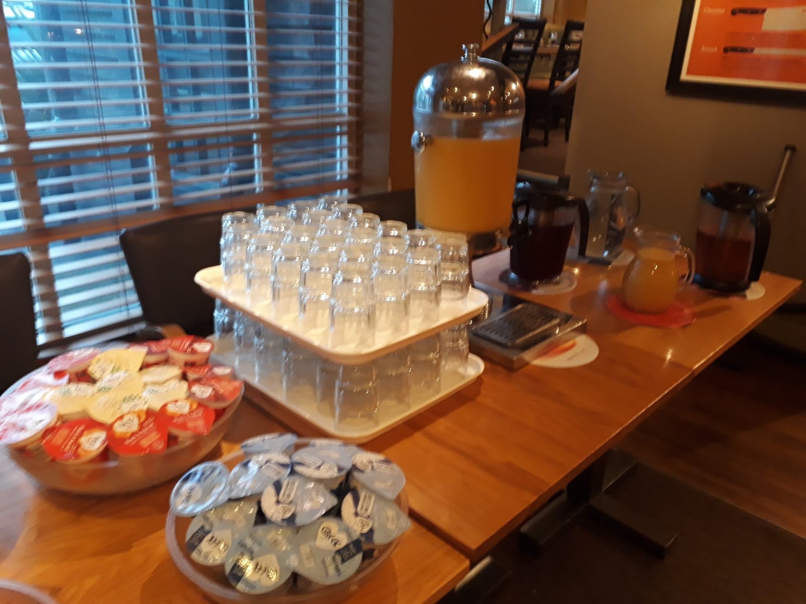 Premier Inn Doncaster (Lakeside) Hotel-餐饮