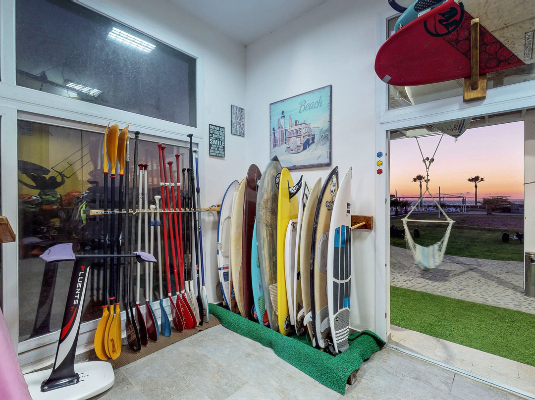 Aphrodite Beachfront Resort主图