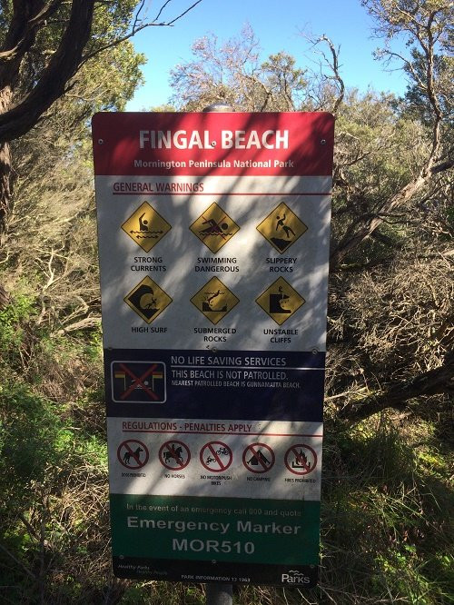 Fingal Beach Walk景点图片