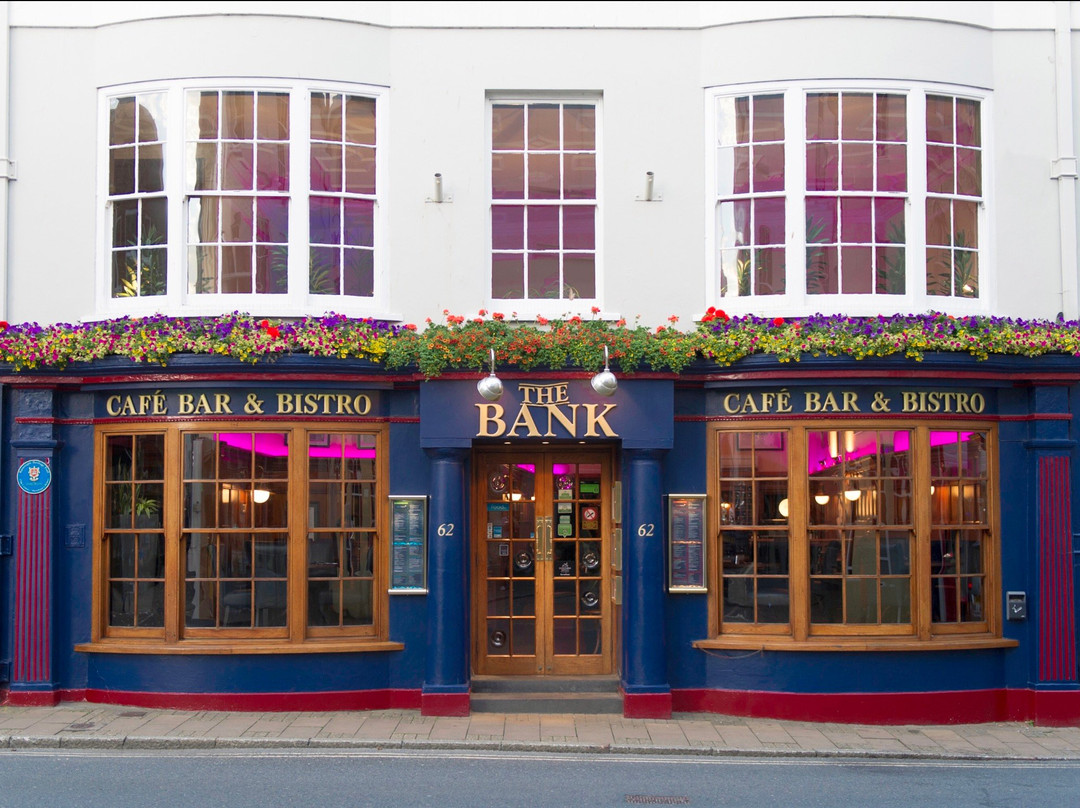 62 The Bank & Bar 62