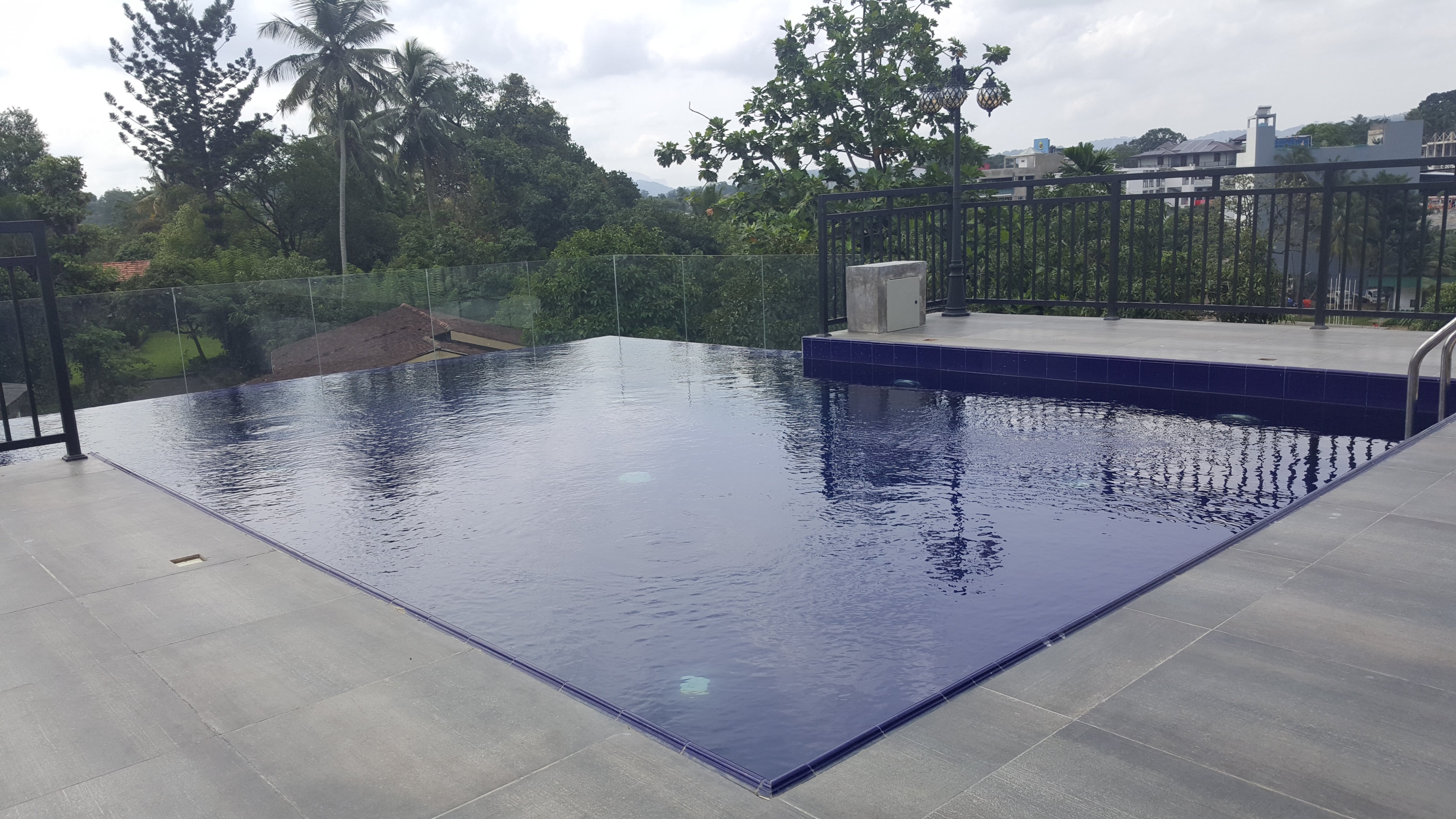 Hotel Capital O 249 Elephant Bath Hotel-泳池