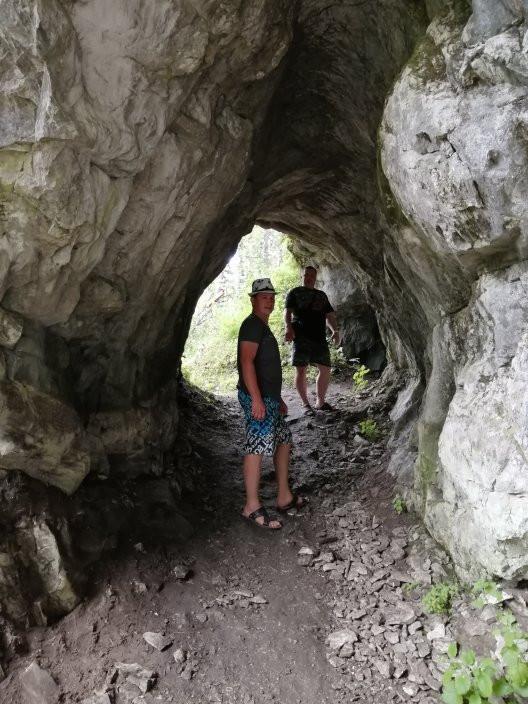 Valley of Grottos景点图片